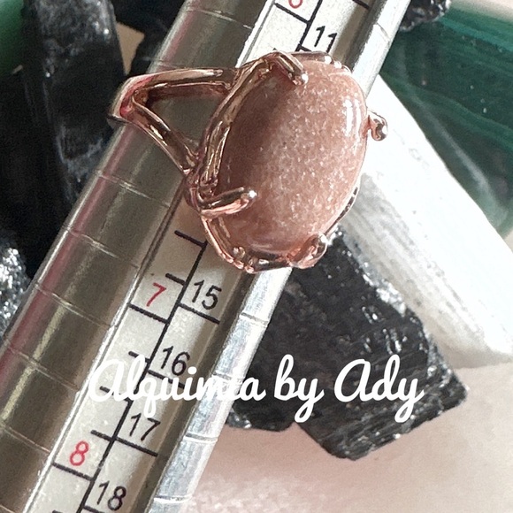 Peach moonstone rose gold Victorian gem ring - Picture 3 of 3